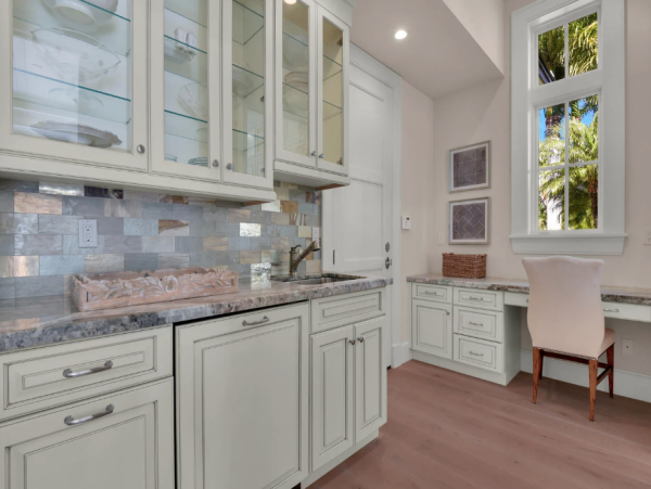 Luxury Coastal Retreat in Naples - Perfect For Your Next Vacation